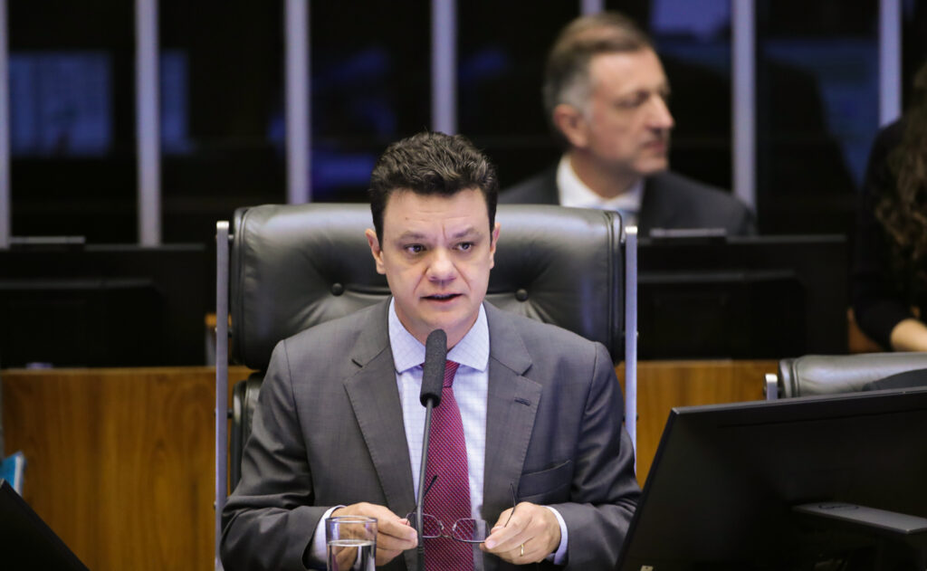 prejuízos dos cofres públicos, 560 denúncias e uns poucos pedidos para que conte
