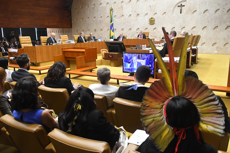as articulações antes de um mal maior. Foi o que aparentemente fez o presidente