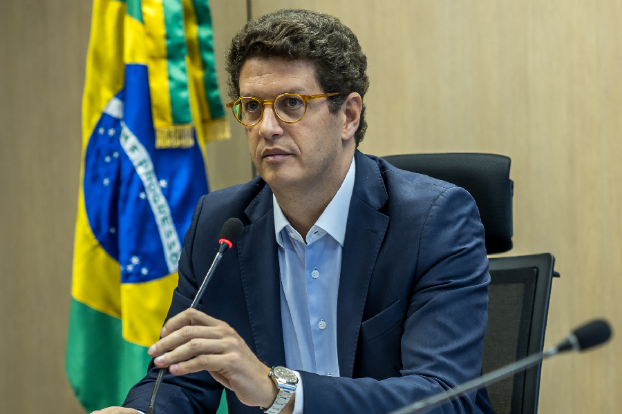 São Paulo, afirmou que Flávio Bolsonaro foi “omisso” diante dos ataques direcion