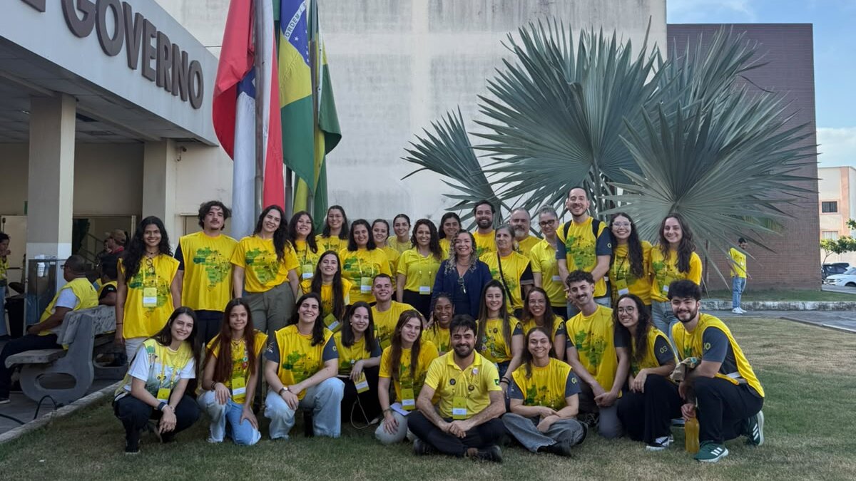 meio de formulários específicos para cada local onde ocorrerão as atividades. A