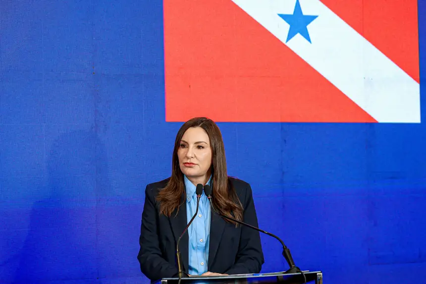 Governadora Hana Ghassan em coletiva nesta sexta-feira.