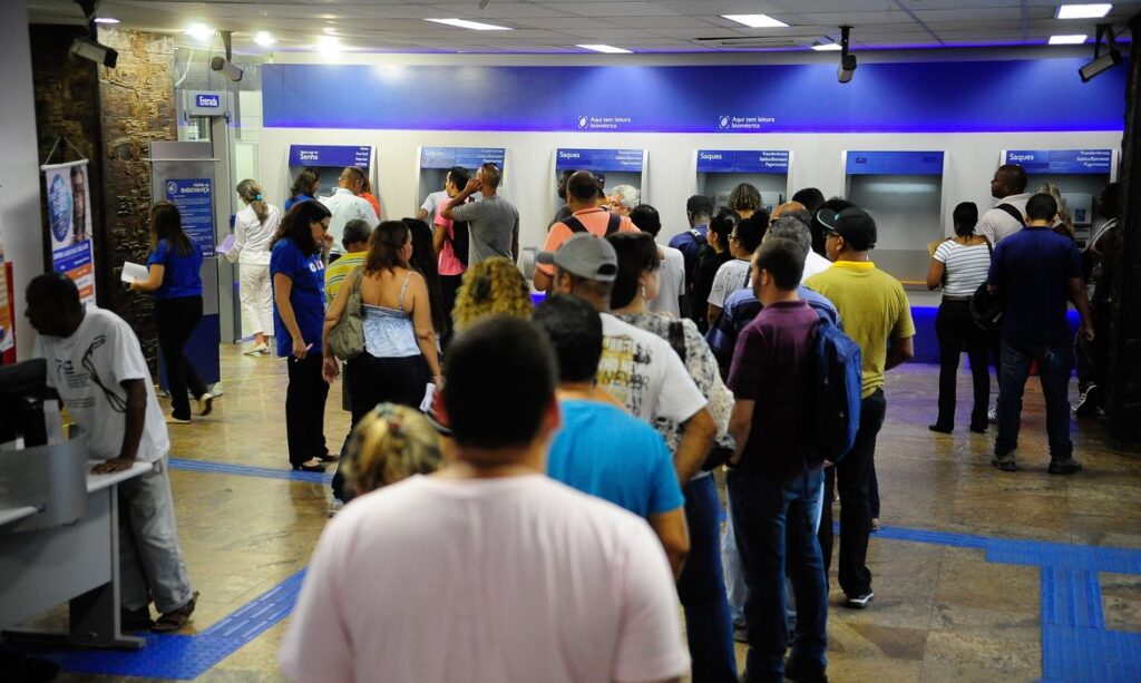 Bancários farão paralisação de 24 horas nesta quinta-feira (20) Categoria cobra reajuste salarial e avanço nas negociações de 2026