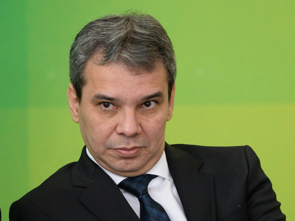 Cúpula do STF reclama a Lula de inação do ministro da Justiça em casos da PF