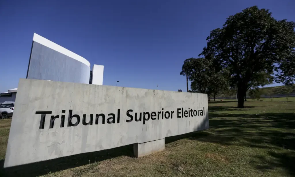 Integridade eleitoral: TSE cria conselho para combater desinformação e IA nas urnas