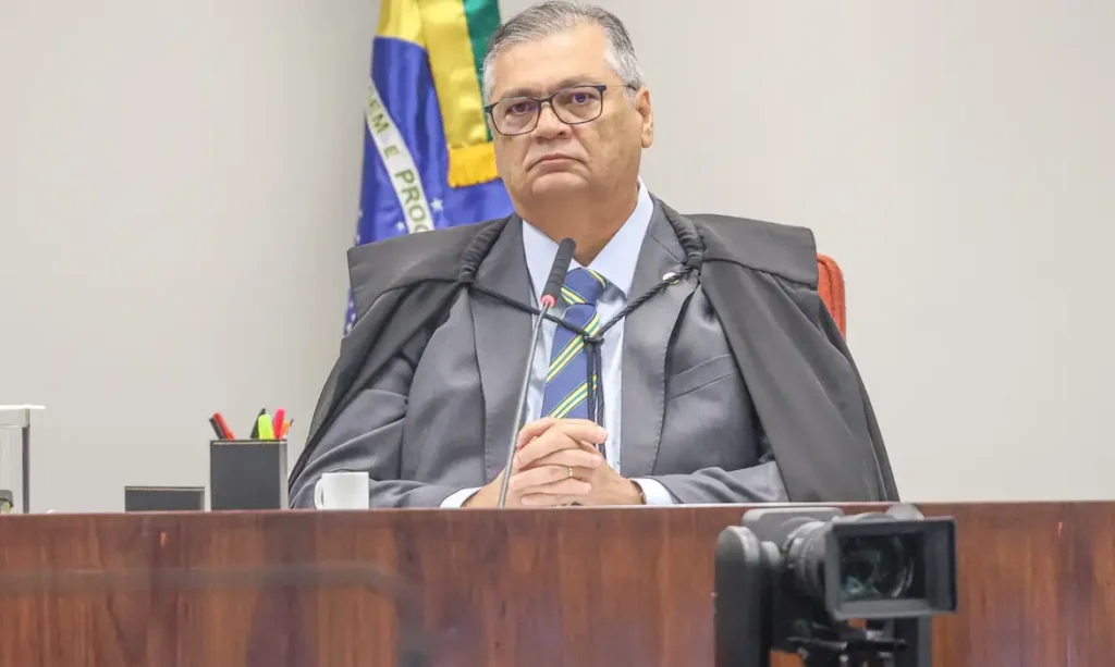 Ministro Flávio Dino afasta presidente do TCE do Maranhão por 180 dias
