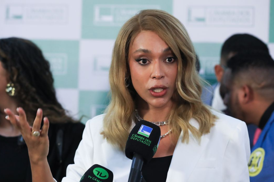 Processo contra Erika Hilton avança no Conselho de Ética da Câmara