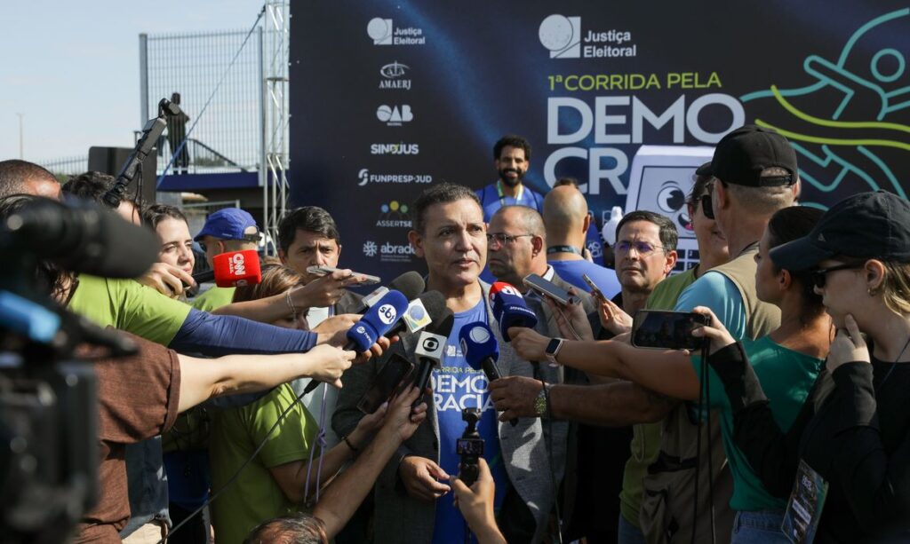 Transparência eleitoral: Nunes Marques reforça segurança da urna eletrônica em evento pela democracia