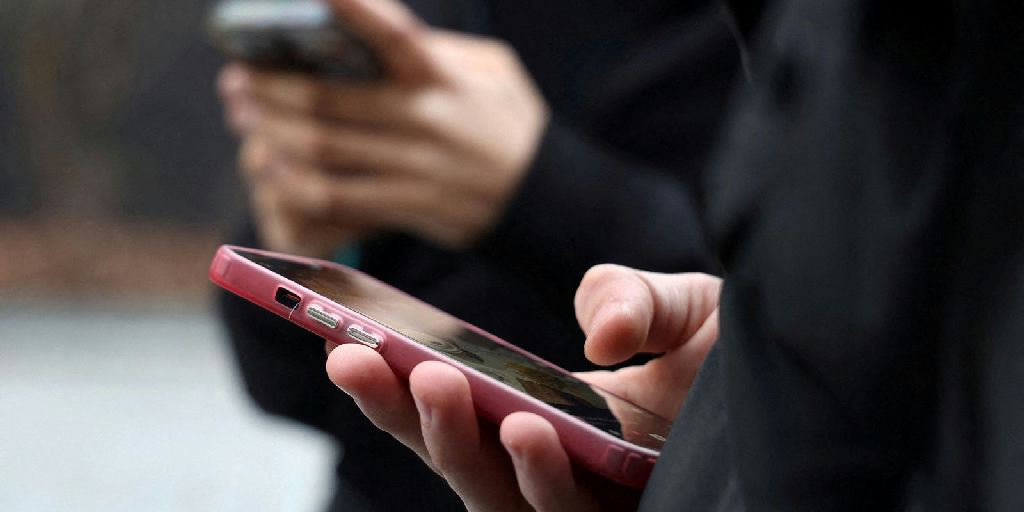 Adolescente de São Paulo lança plataforma digital para guiar jovens eleitores no país