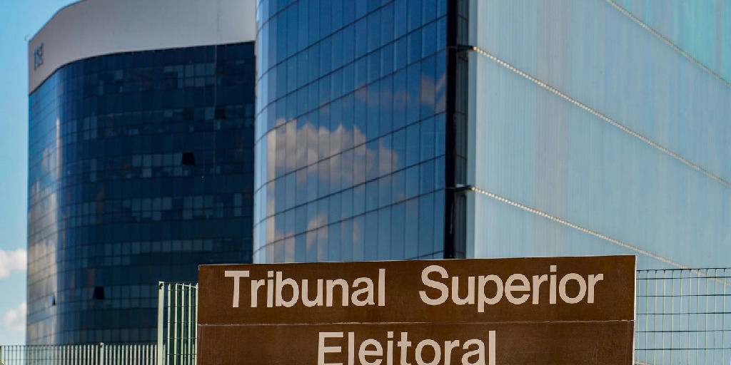 Eleitores denunciam mais de 50 mil casos de propaganda irregular ao TSE