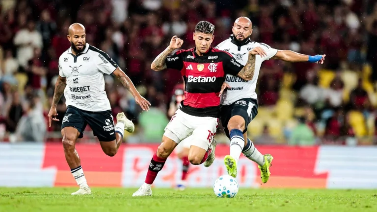 Flamengo desembarca em Belém na véspera do duelo decisivo contra o Remo pelo Brasileirão