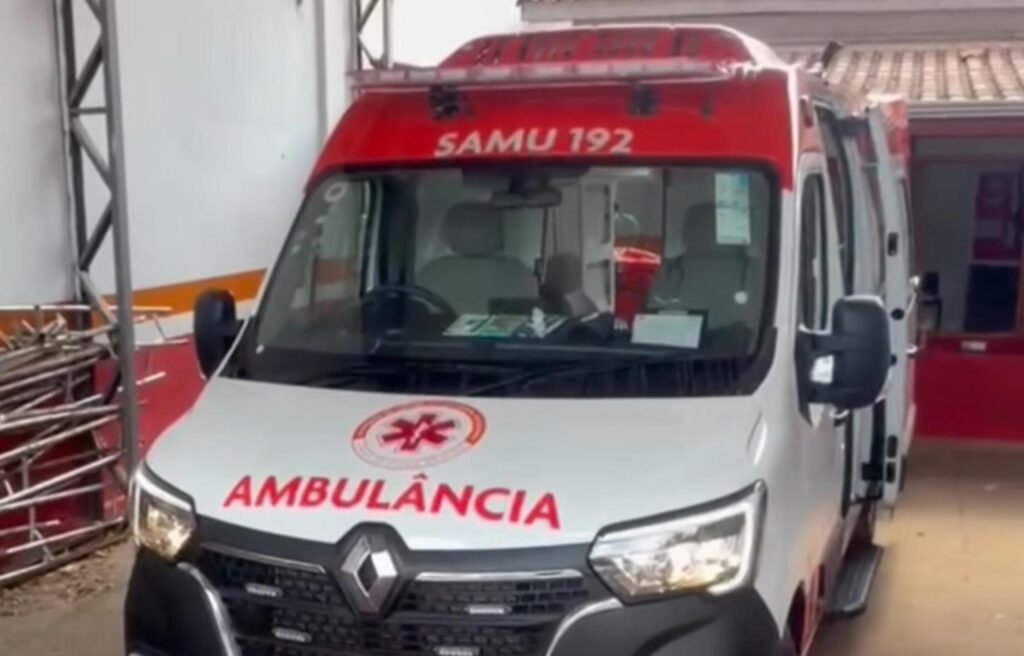 Saúde de Redenção ganha reforço com nova ambulância do SAMU Veículo foi entregue nesta terça-feira (1º) pelo prefeito Dr. Rener