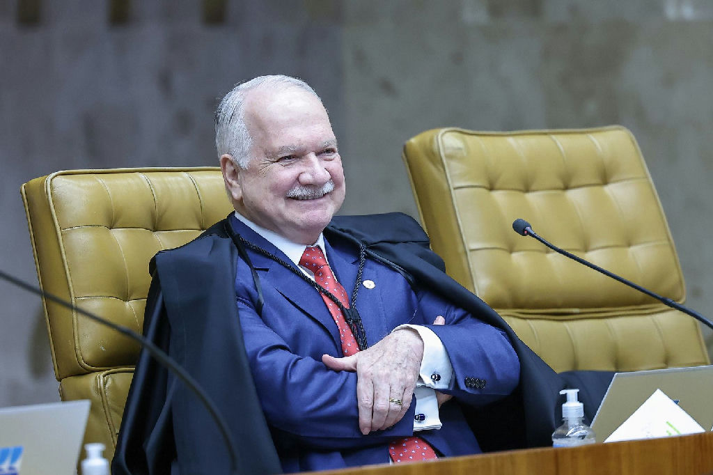 STF reage a denúncias: Fachin alerta que cargo não confere privilégios e promete medidas