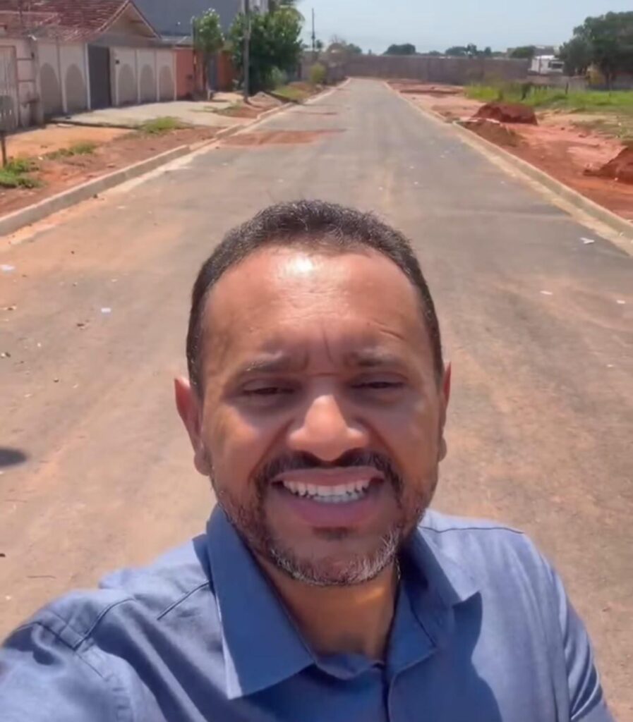 Drenagem e pavimentação avançam no centro de Redenção