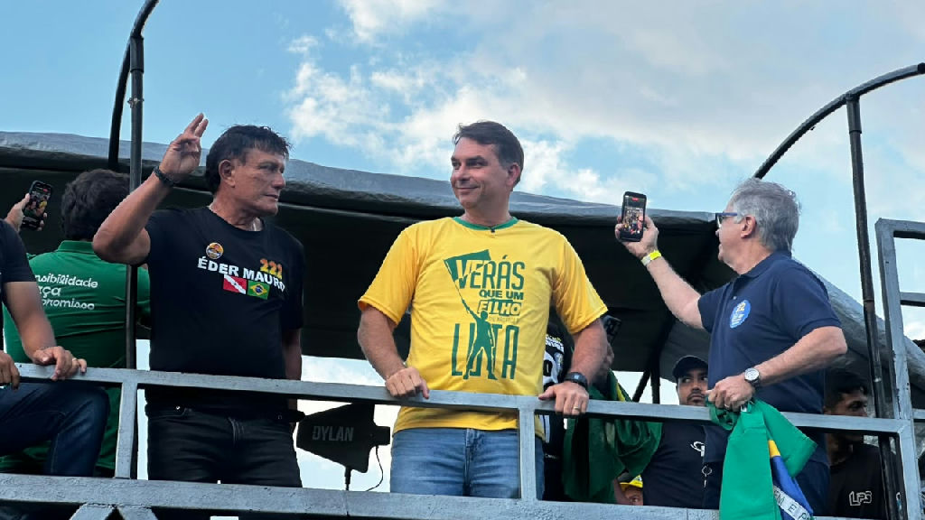 Flávio Bolsonaro altera roteiro no Pará e concentra agenda em motocarreata por Marabá