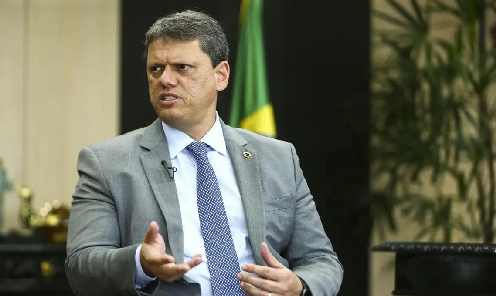 Tarcísio de Freitas reeleito em São Paulo: novos rumos para concessões de rodovias e infraestrutura
