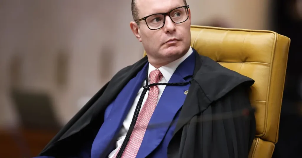 Zanin mantém eleição de Douglas Ruas no Rio ao rejeitar recurso de Eduardo Paes