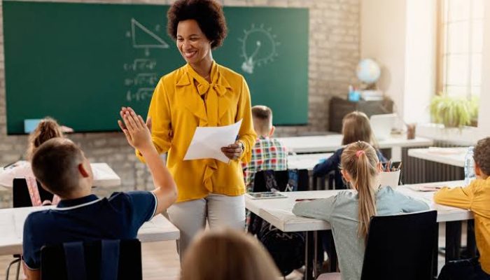 15 de outubro - Parabéns a todos os professores pelo seu dia!