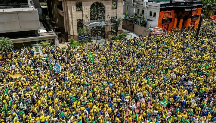 Ato na Avenida Paulista reúne apoiadores na reta final do segundo turno