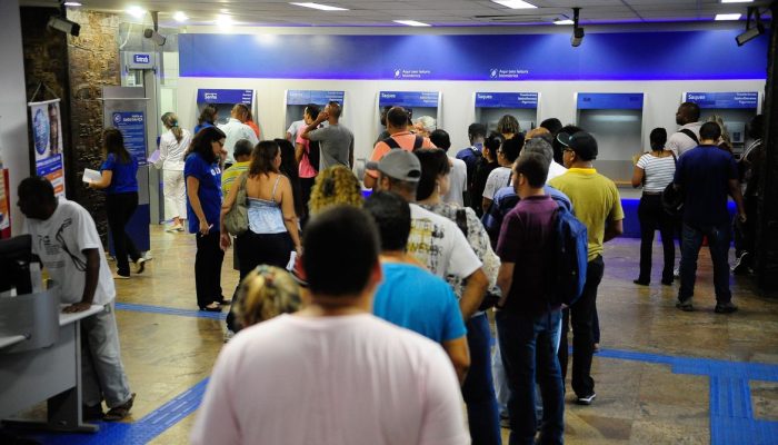 Bancários farão paralisação de 24 horas nesta quinta-feira (20) Categoria cobra reajuste salarial e avanço nas negociações de 2026