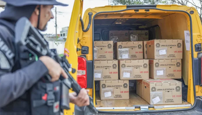 Contagem regressiva: urnas eletrônicas finalizam preparativos para as eleições 2026