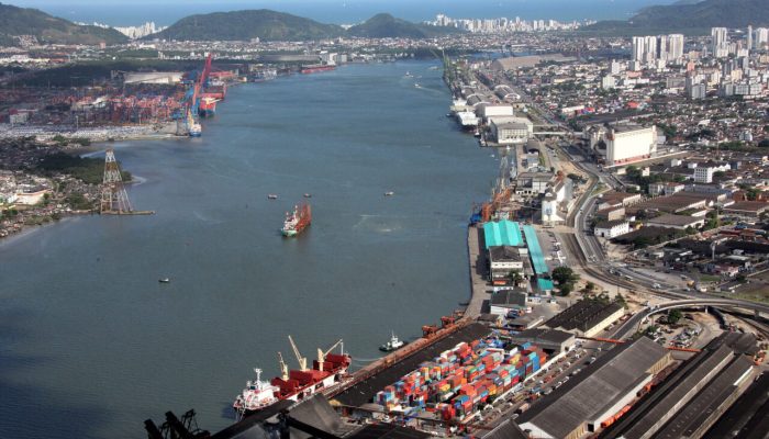 Decisão do TCU paralisa obras cruciais para o Canal de Santos e acende alerta de colapso portuário