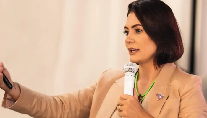 Eleições 2026: Michelle Bolsonaro é a primeira senadora eleita no país, representando o Distrito Federal
