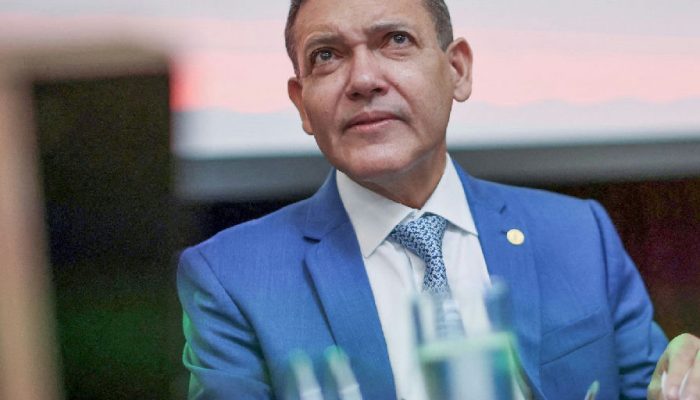 Eleições transcorrem sem grandes incidentes e ameaças externas, afirma presidente do TSE