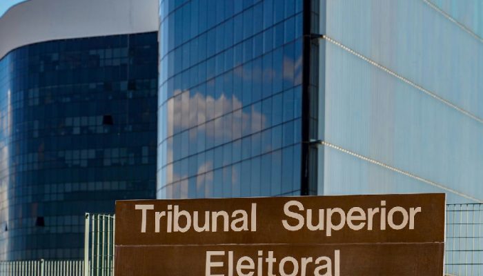 Eleitores denunciam mais de 50 mil casos de propaganda irregular ao TSE