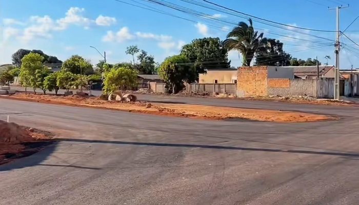 Fim da poeira: Av. Maria Ribeiro ganha asfalto e drenagem em Redenção
