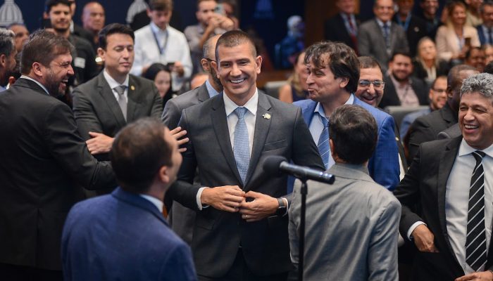determinação do Supremo Tribunal Federal (STF), ele foi afastado pela Casa, que