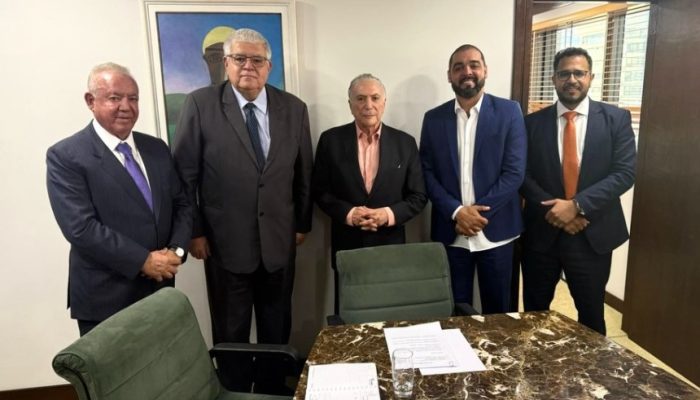 tunidades que possam contribuir para o desenvolvimento da nossa região”, d