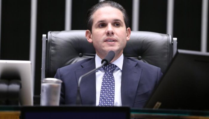 tuno. Isso porque os trabalhos na Casa serão mais lentos nos próximos dias em fu