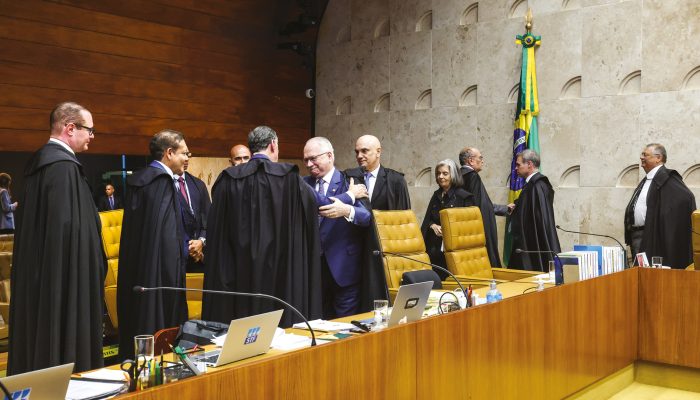 exemplo, é um de tantos absurdos que persistem no sistema jurídico brasileiro e