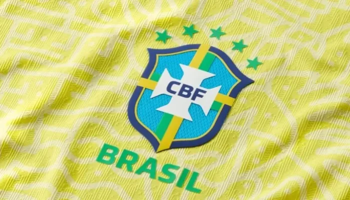 Carlo Ancelotti terminou a primeira fase na liderança da chave com sete pontos e