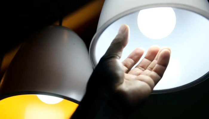 tanto, as cores são definidas a partir da previsão de variação do custo da energ