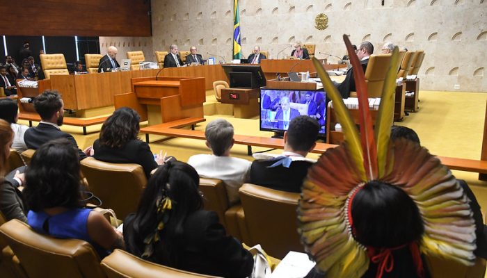 as articulações antes de um mal maior. Foi o que aparentemente fez o presidente