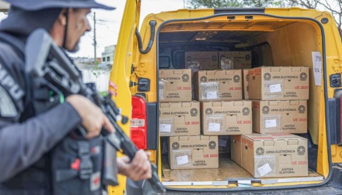 Justiça Eleitoral entra na reta final da preparação das urnas Logística é considerada uma das etapas mais complexas da eleição