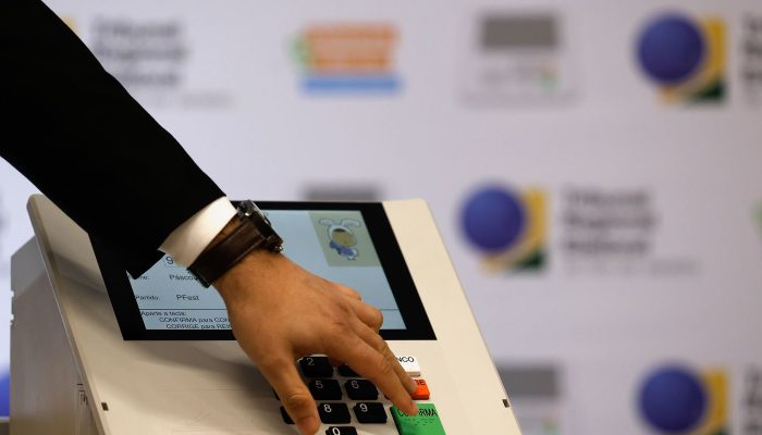Justiça eleitoral fluminense sorteia urnas para auditoria do segundo turno