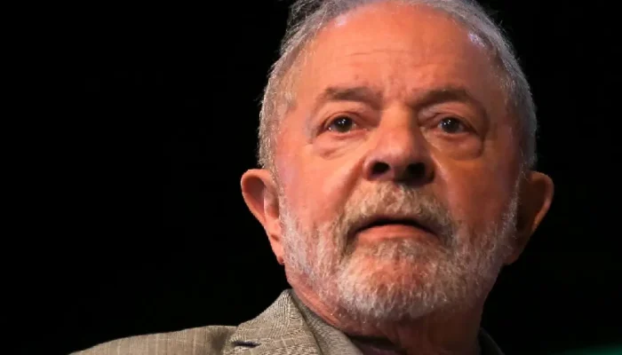 Lula improvisa reajuste do Bolsa Família em aposta eleitoral no eleitorado mais pobre