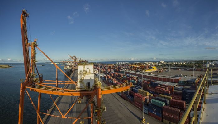Maersk realoca operações em Suape e intensifica debate sobre concorrência portuária