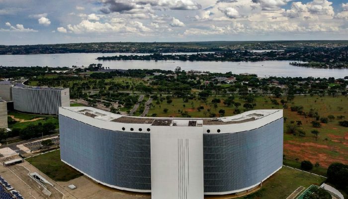 Meta terá de garantir isonomia após IA falhar com imagens de Lula, decide TSE