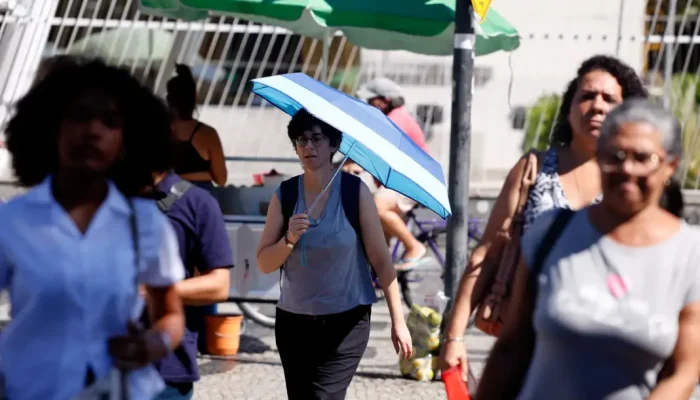 Salário mínimo deverá subir para R$ 1.741 em 2027