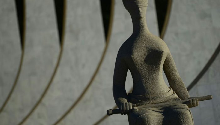 Segurança do STF age após homem tentar entrar na Corte e se declarar "imperador"