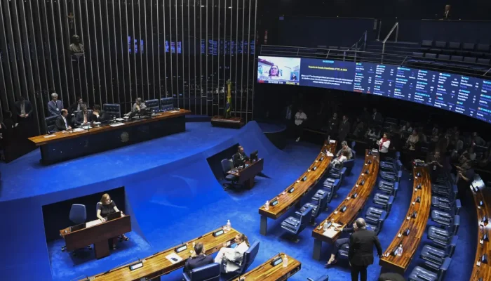 Senado avança para votar PEC que reduz jornada de trabalho para 40 horas semanais